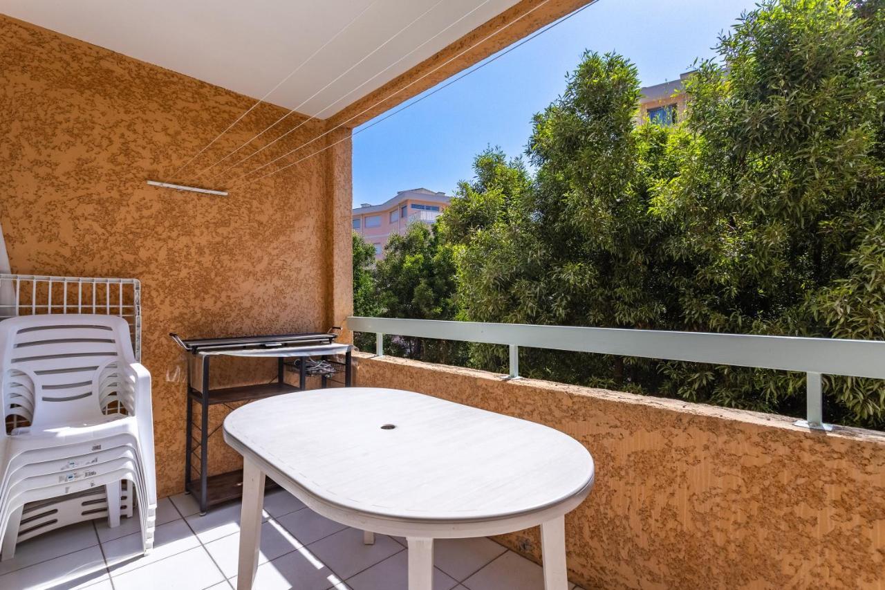 La Castillane - Appt Avec Piscine Partagee Cavalaire-sur-Mer Bagian luar foto